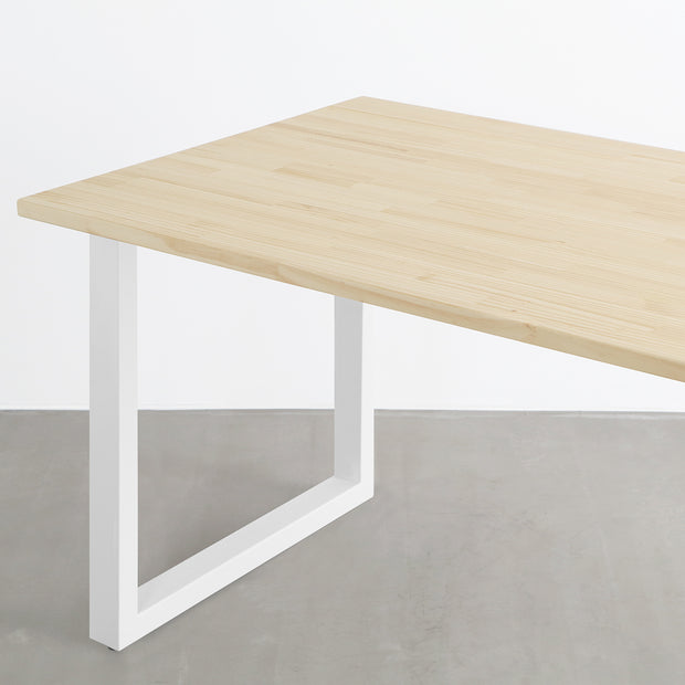 KANADEMONOのパイン天板とマットホワイトのスクエアスチール脚を組み合わせたテーブル（天板と脚）