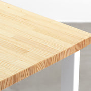 KANADEMONOのパイン天板とマットホワイトのレクタングルスチール脚を組み合わせたテーブル（天板）