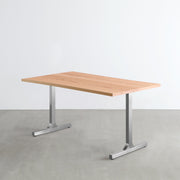 KANADEMONOのレッドオーク天板とI型ステンレス脚を組み合わせたシンプルなテーブル