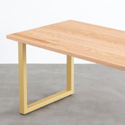 KANADEMONOのレッドオーク天板とイエロー（マリーゴールド）のスクエアスチール脚を組み合わせたテーブル（天板と脚）