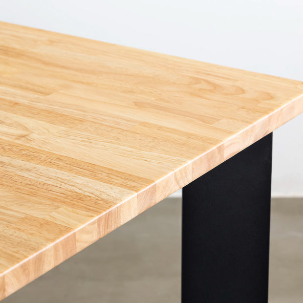 かなでもののナチュラルテイストなラバーウッドとマットブラックのスラッシュスクエア鉄脚を使用したシンプルモダンなデザインのテーブル2（天板）