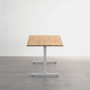 かなでもののラバーウッドとホワイトのIライン鉄脚を組み合わせたシンプルデザインのテーブル3