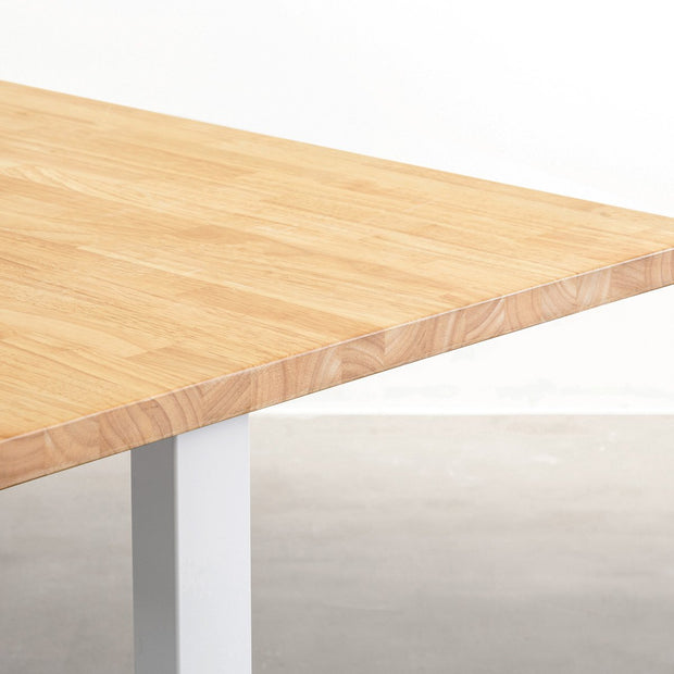 かなでもののラバーウッドとホワイトのIライン鉄脚を組み合わせたシンプルデザインのテーブル（天板クローズ）