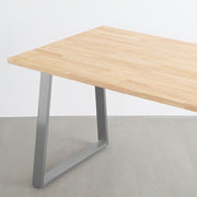 KANADEMONOのラバーウッドナチュラル天板とベル型ステンレス脚を組み合わせたシンプルなテーブル（天板と脚）