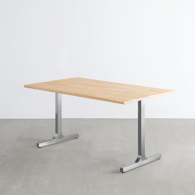 KANADEMONOのラバーウッドナチュラル天板とI型ステンレス脚を組み合わせたシンプルなテーブル