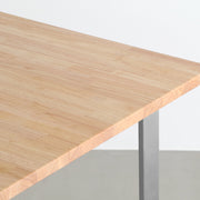 KANADEMONOのラバーウッドナチュラル天板とW型ステンレス脚を組み合わせたシンプルなテーブル（天板）