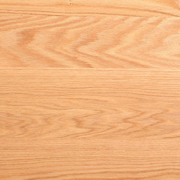 KANADEMONOのレッドオーク天板とサンドベージュのスクエアスチール脚を組み合わせたテーブル（天板寄り）