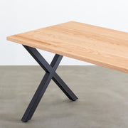 KANADEMONOのレッドオーク天板にブラックのＸライン鉄脚を組み合わせたシンプルモダンなテーブル（天板と脚）