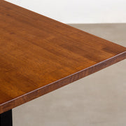 かなでもののチークブラウンのラバーウッドとマットブラックのI型の鉄脚を組み合わせたシンプルモダンなテーブル5