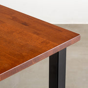 かなでもののチークブラウンのラバーウッドとマットブラックのスクエアバー鉄脚を組み合わせたシンプルモダンなテーブル4