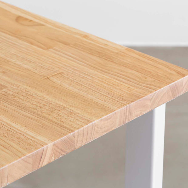 かなでもののラバーウッドとホワイトの鉄脚を組み合わせたシンプルデザインのテーブル1