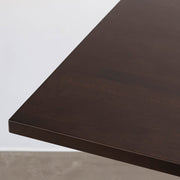 かなでもののラバーウッド材のスクエア天板BlackBrownとマットブラックの4pinアイアン脚を組み合わせたすっきりとしたデザインのカフェテーブルの天板1