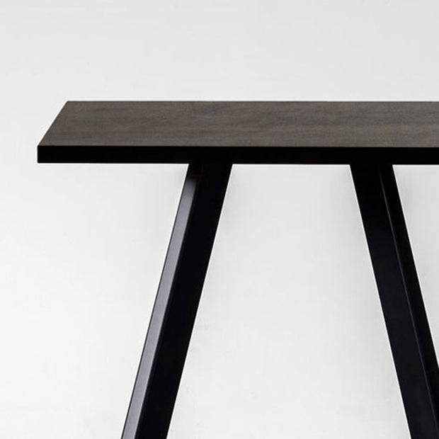 かなでもののラバーウッド材のスクエア天板BlackBrownとマットブラックの4pinアイアン脚を組み合わせたすっきりとしたデザインのカフェテーブル（天板と脚）
