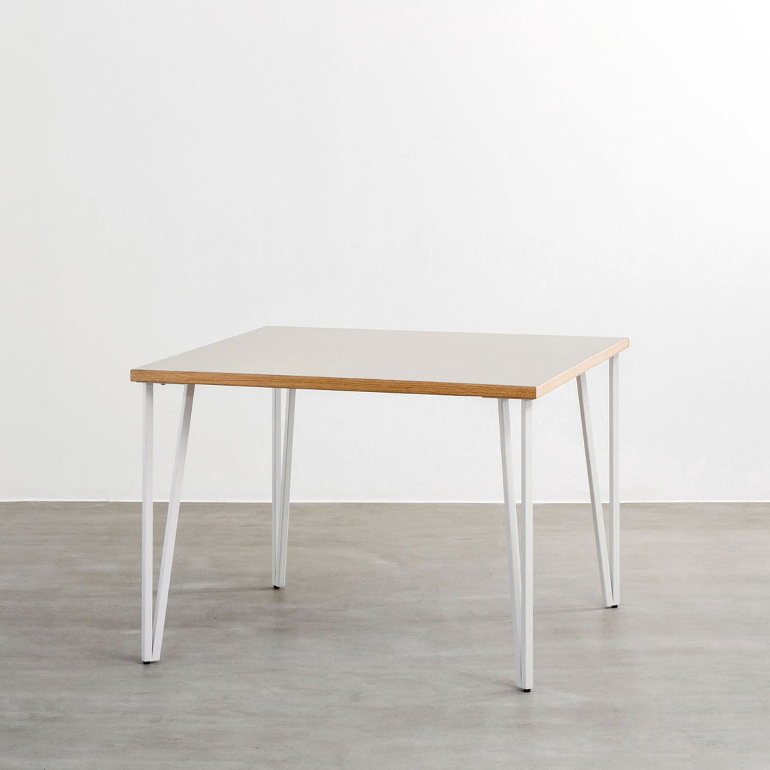 THE CAFE TABLE / リノリウム Black Steel トライアングル 3pin