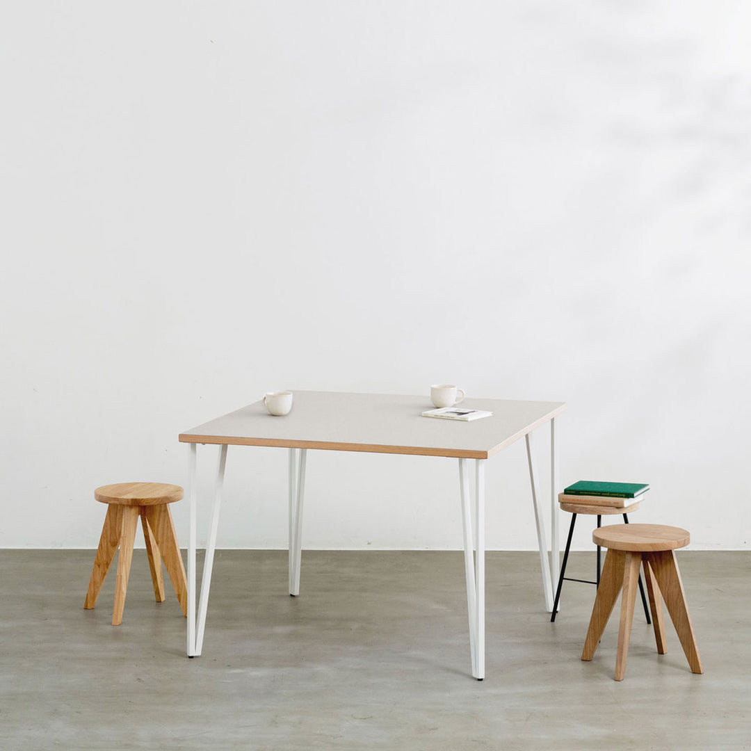 THE CAFE TABLE / リノリウム White Steel トライアングル