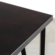 KANADEMONOのラバーウッドブラックブラウンとブラックトライアングルピン4本を組み合わせた一辺100cmスクエア型のカフェテーブル（天板）
