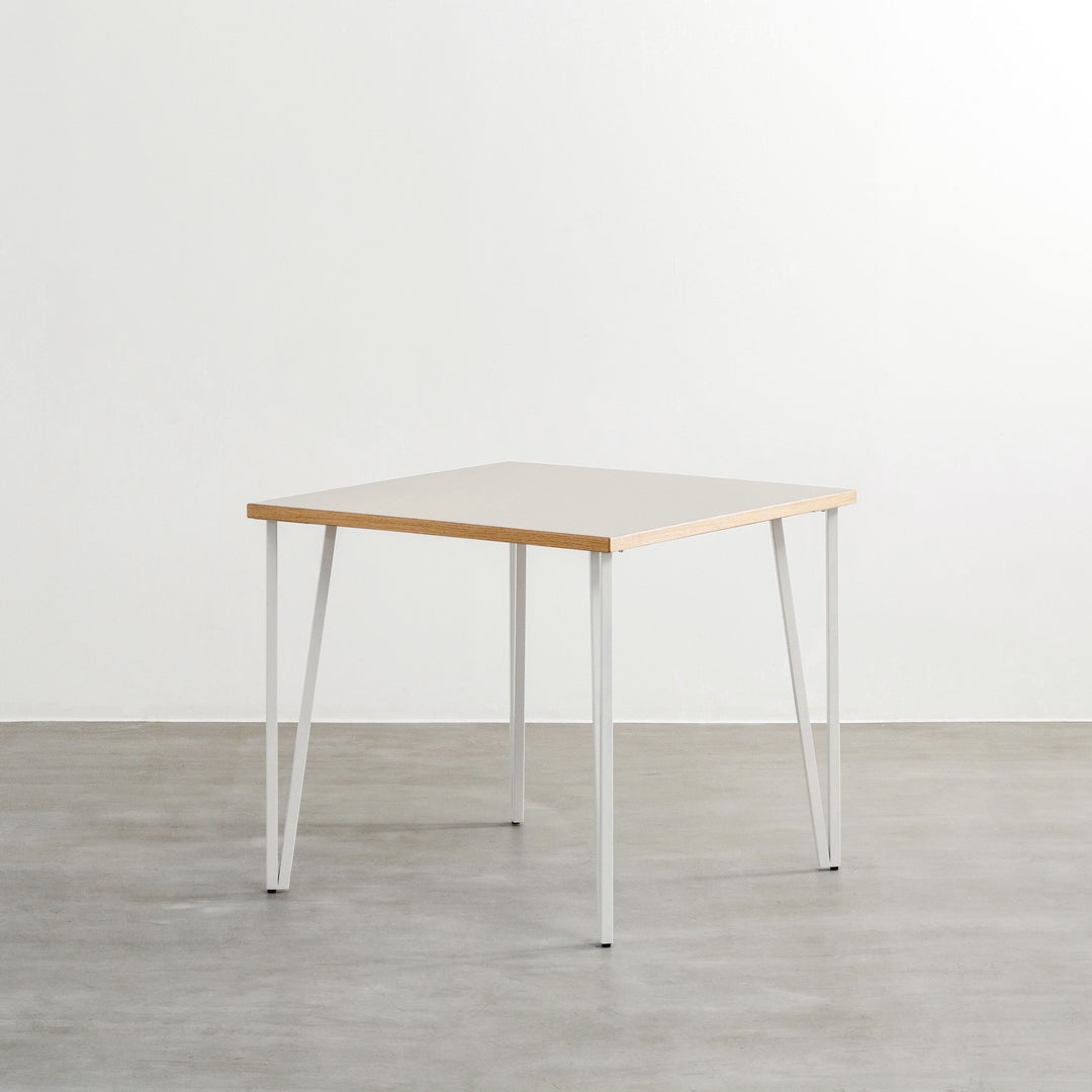 THE CAFE TABLE / リノリウム Black Steel 4pin × ラウンド φ66
