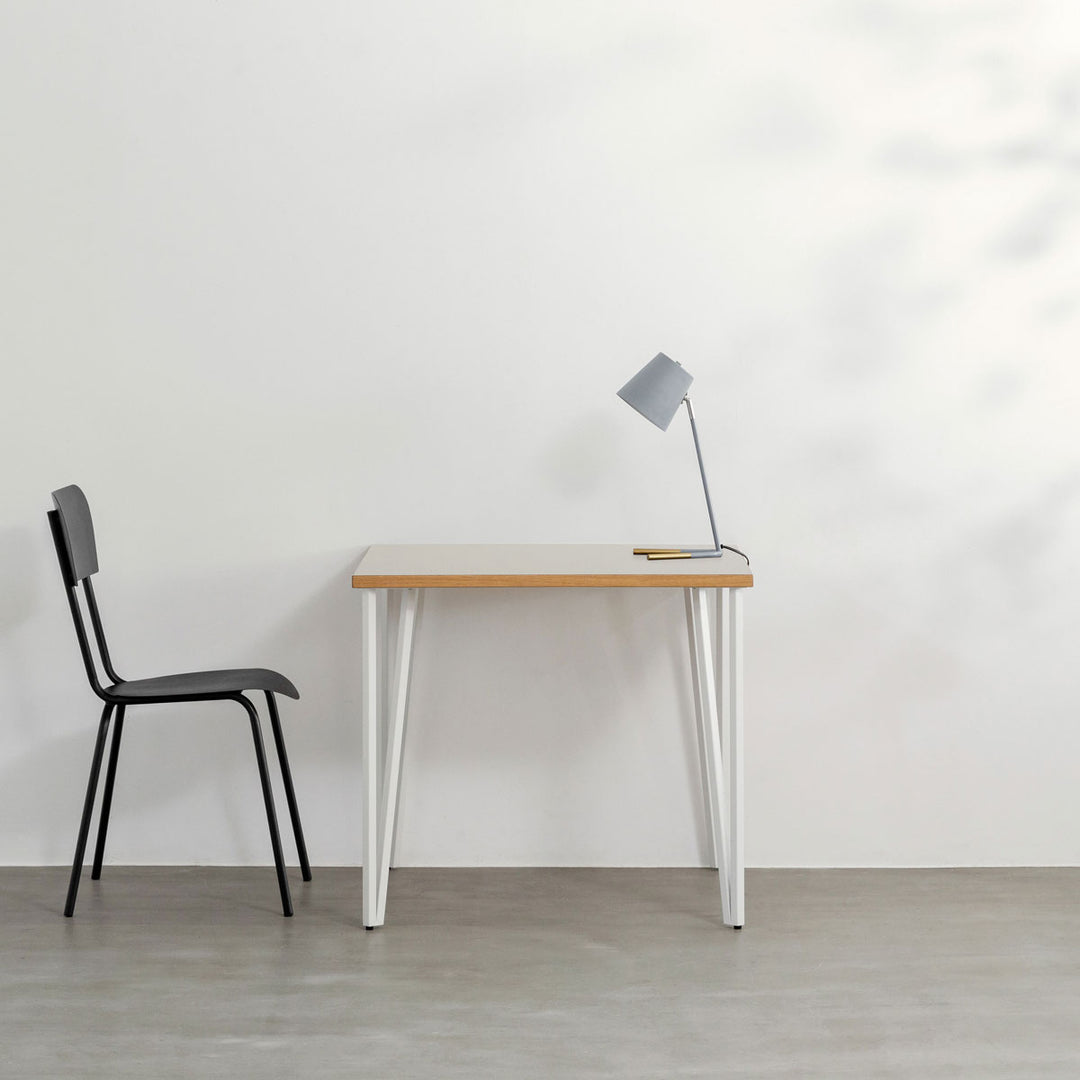 THE CAFE TABLE / リノリウム White Steel トライアングル