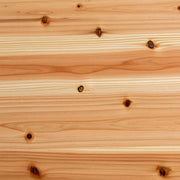KANADEMONOの杉無垢材の棚板とホワイトのアイアン脚を組み合わせたシェルフ（天板・クローズアップ）