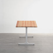 かなでものの杉無垢材とホワイトのIラインの鉄脚を組み合わせたシンプルモダンなテーブル3