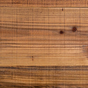 KANADEMONOの杉無垢ヴィンテージスタイルの棚板とホワイトのアイアン脚を組み合わせたシェルフ（天板・クローズアップ）