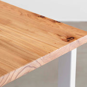 かなでものの杉無垢材とホワイトの鉄脚を組み合わせたシンプルモダンなテーブル1