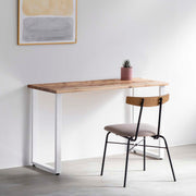 かなでものの杉無垢材とホワイトのレクタングル鉄脚を組み合わせたシンプルモダンなテーブルと椅子1