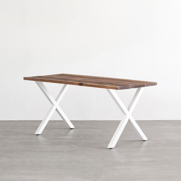 かなでもののヴィンテージ風杉無垢とホワイトのXラインの鉄脚を組み合わせたシンプルモダンなテーブル