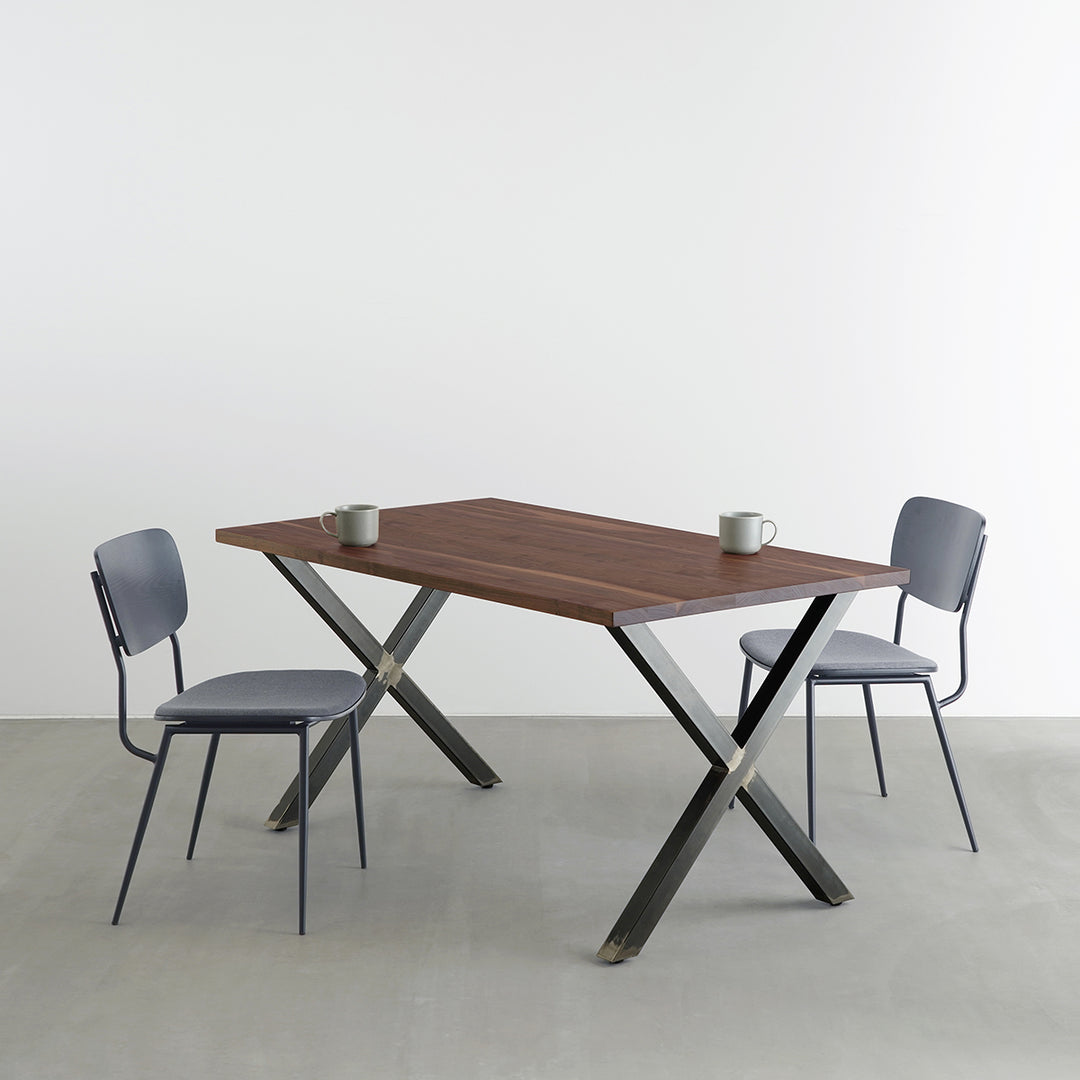 THE TABLE / 無垢 ウォルナット × Black Steel（クリア塗装） – KANADEMONO