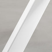 Kanademonoのデザイン性の高いホワイトXライン脚2