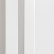 3本のアイアン脚がすらりと伸び立つフォルムが美しいトライポッド型のホワイト鉄脚に、ファニチャーリノリウムMauveの天板を合わせたカフェテーブル（脚中部）