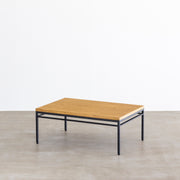 オーク天然木＋ブラックアイアンのシンプルなデザインが洗練された印象のセンターテーブル・Mサイズ