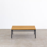 オーク天然木＋ブラックアイアンのシンプルなデザインが洗練された印象のセンターテーブル・Mサイズ（正面）