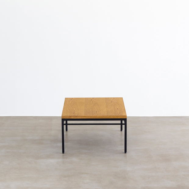 オーク天然木＋ブラックアイアンのシンプルなデザインが洗練された印象のセンターテーブル・Mサイズ（側面）