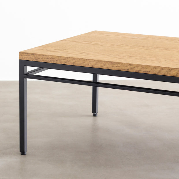 オーク天然木＋ブラックアイアンのシンプルなデザインが洗練された印象のセンターテーブル・Sサイズ（天板と脚）