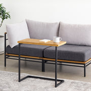 オーク天然木＋ブラックアイアンのシンプルなデザインが洗練された印象のサイドテーブル（同シリーズのソファとのコーディネートイメージ２）