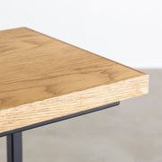 オーク天然木＋ブラックアイアンのシンプルなデザインが洗練された印象のサイドテーブル（天板角）