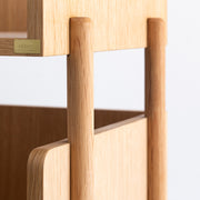オーク材を使用した全面木製のナチュラルモダンなベッドサイドボード（フレーム部分）