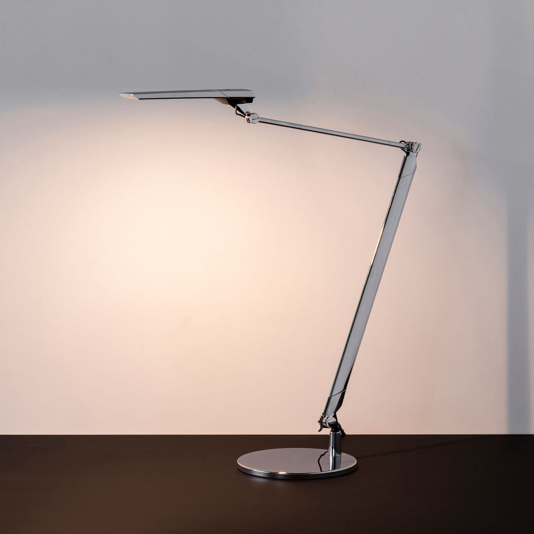 Slim - Stylish Touchless Metalic Desk Lamp – KANADEMONO