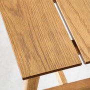 かなでもののワイピング塗装を施したオークの美しい木肌の素材感のシンプルナチュラルなウッドベンチ(上部)