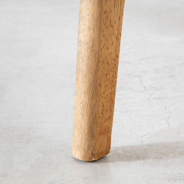 かなでもののワイピング塗装を施したオークの美しい木肌の素材感のシンプルナチュラルなウッドベンチ(脚部分)
