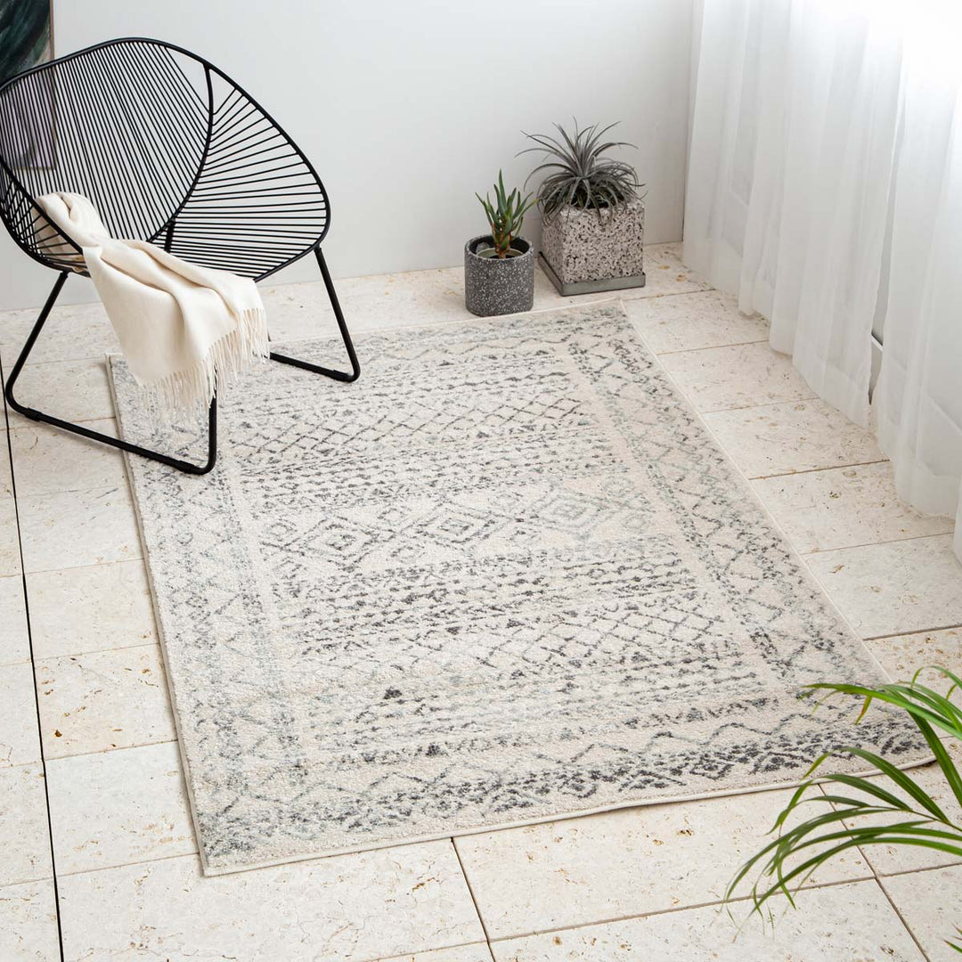 Hazy Aztec Art Rug 120×180 – KANADEMONO