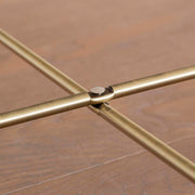 ガラスとアイアンを使ったシンプルで洗練された印象を持つゴールドのサイドテーブルM（脚部分・クローズアップ1）