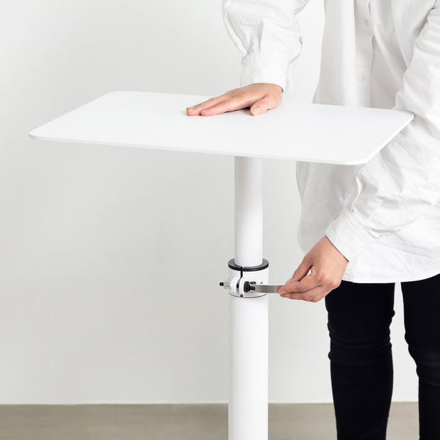 KANADEMONO ScandinavianDesign昇降式サイドテーブル - 机・テーブル