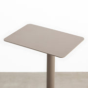 自由に高さを変えられる、シンプルでミニマルなベージュグレー昇降サイドテーブル（天板）