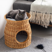 ラタンの手編み籠でつくられたナチュラルな雰囲気のペットハウス（猫入りイメージカット3）