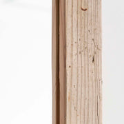 かなでもののミラーに無垢の杉板古材を使用したシンプルなスタンドミラーのフレーム
