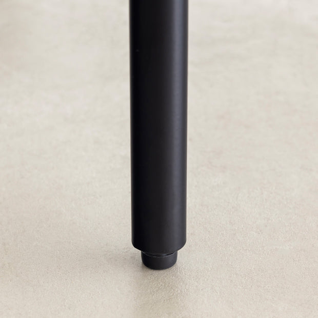 ナチュラルなラタン×ブラックスチールで製作されたシンプルモダンなラウンドローテーブル（脚）