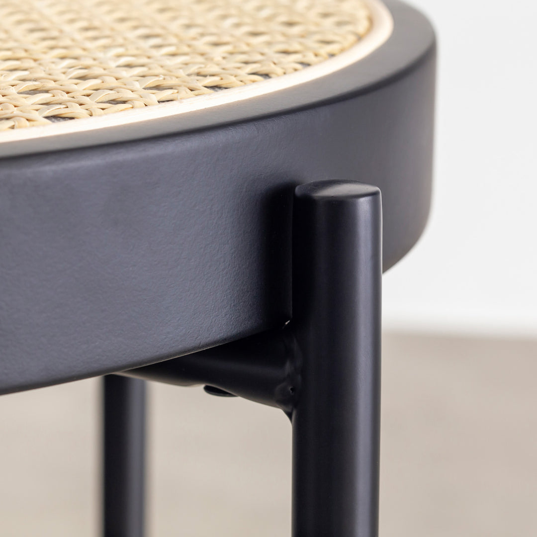 Rattan × Modern Black Steel Round Side Table – KANADEMONO