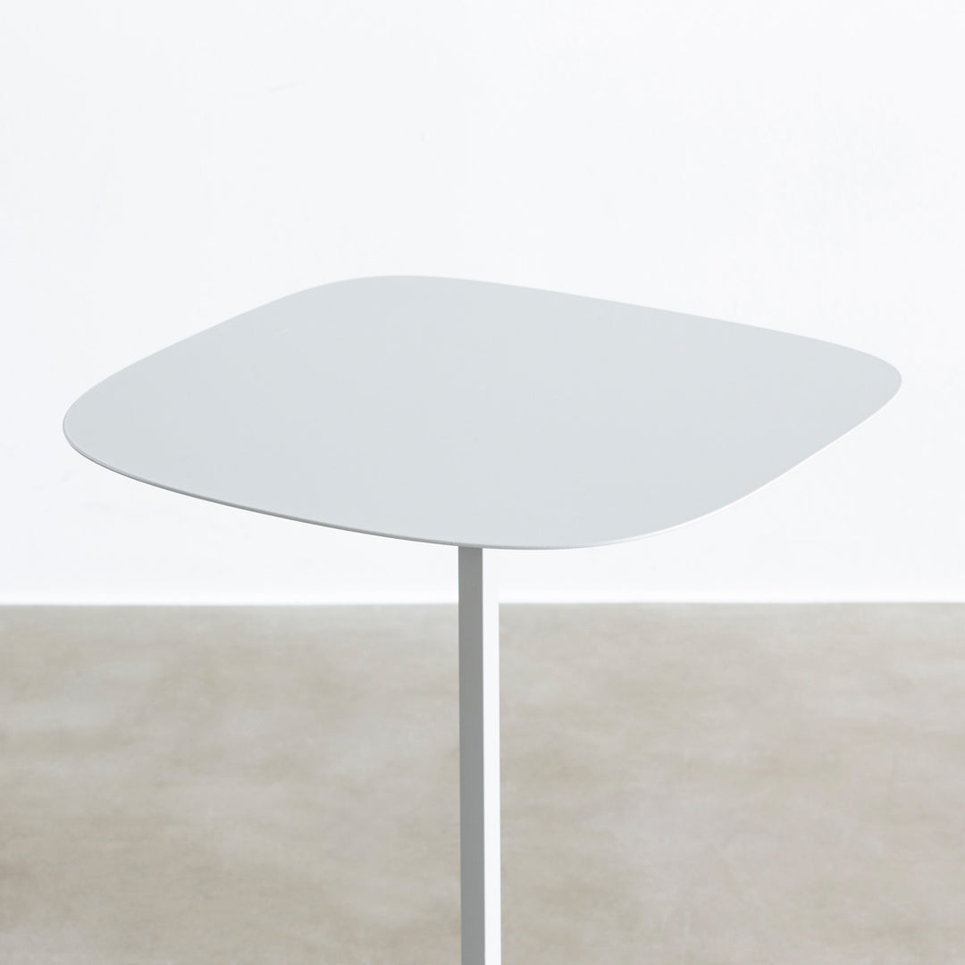 DUENDE SOLID STEEL TABLE マルチに使える サイドテーブル – KANADEMONO